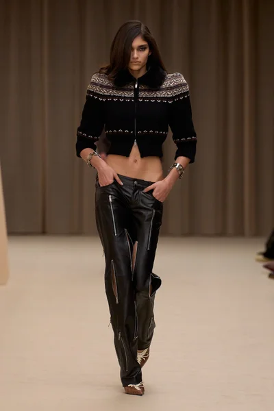 Look 24